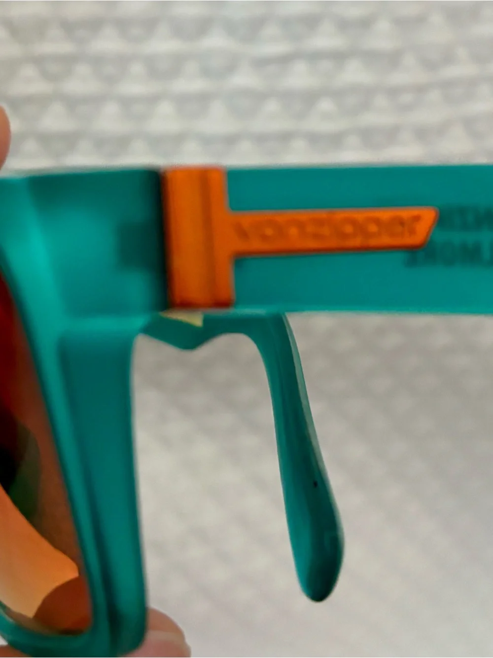 Von Zipper bold teal